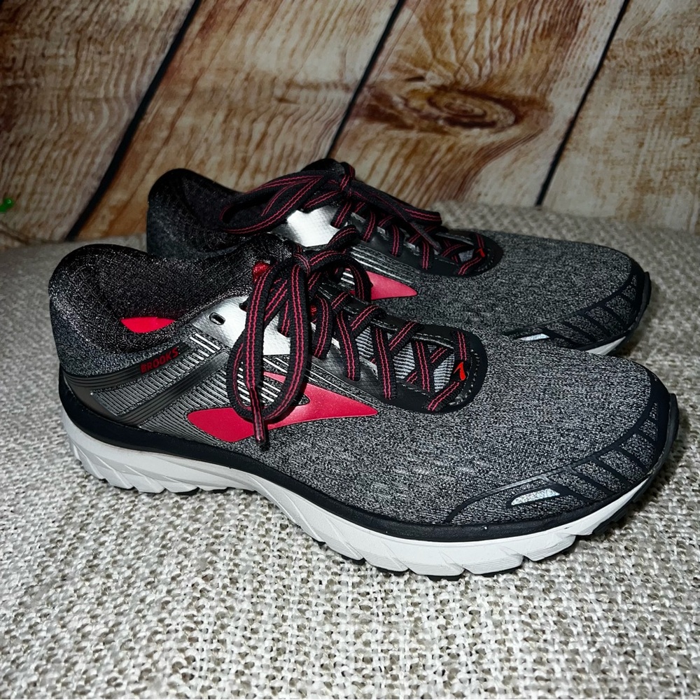 Brooks Gray and fushia colored Athletic Shoes